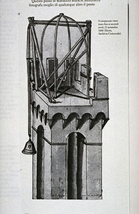 Disegno raffigurante la storica installazione del campanone fino ai secondi merli della Torre del Mangia a Siena (23 settembre 1666).