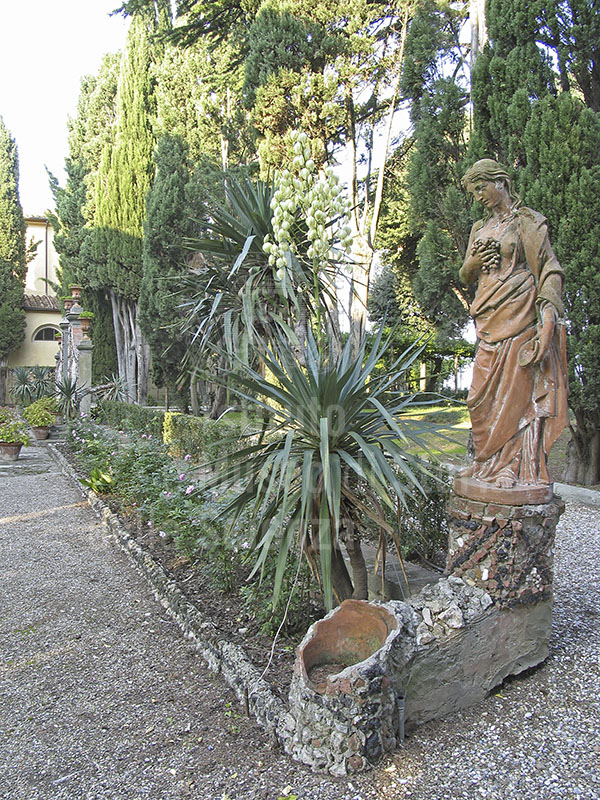 Scorcio del giardino. Villa Medicea di Cerreto Guidi e Museo Storico della Caccia e del Territorio.