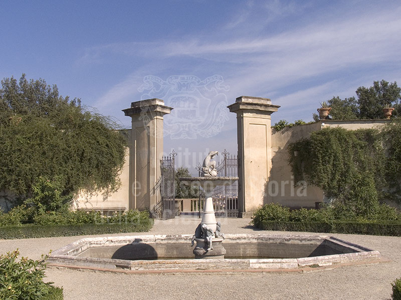 Entrance and fountain  in the Cavaliere  garden, Boboli, Florence.