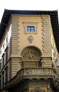 Casa di Robert Dudley a Firenze: dettaglio con il balcone.