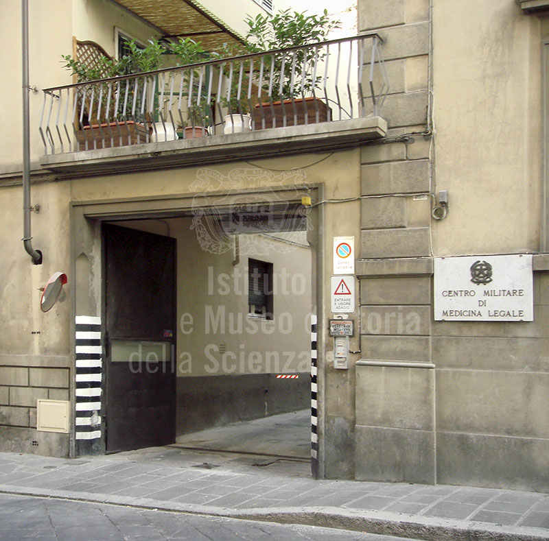 Entrance to the Centro Militare di Medicina Legale, Florence.