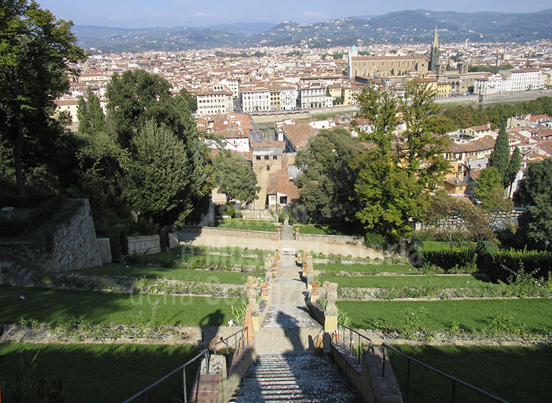 Panorama di Firenze con la scalinata del Giardino di Palazzo Mozzi Bardini