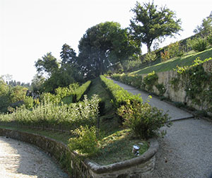 Giardino di Palazzo Mozzi Bardini a Firenze: i terrazzamenti panoramici.