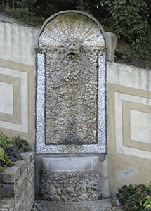 Garden of Palazzo Mozzi Bardini in Florence: niche.