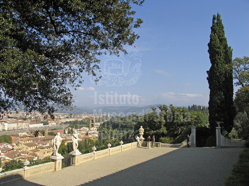 Garden of Palazzo Mozzi Bardini, Florence: view of the Belvedere.