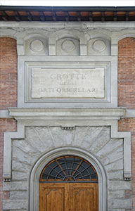 Orti Oricellari: plaque indicating the Grotte degli Orti, Florence