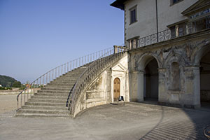 Dettaglio della scalinata di Villa Ambra, Poggio a Caiano.