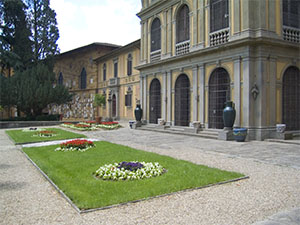 The courtyard of the Stibbert Museum, Florence.