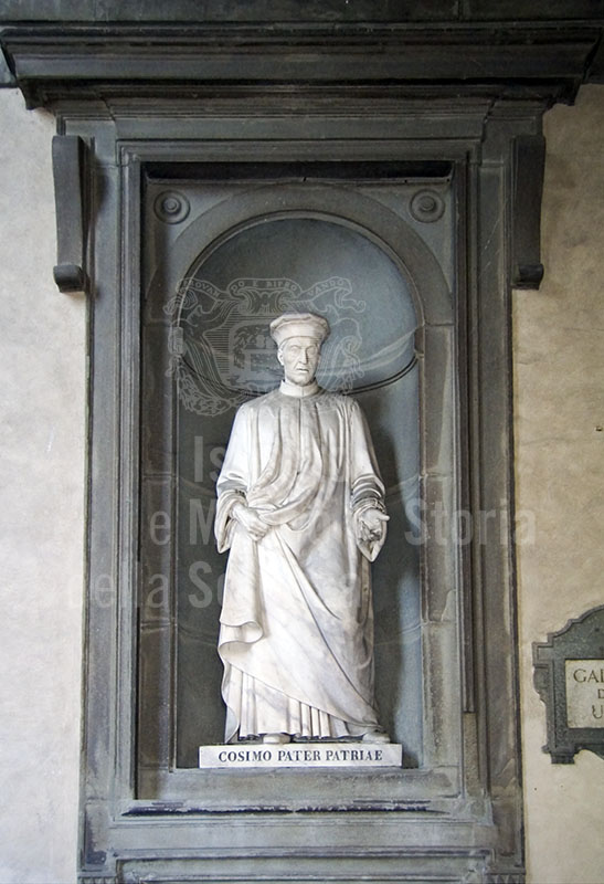 Statue of Cosimo de' Medici, the Uffizi Loggia, Florence.