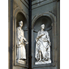 Statue di Francesco Guiciardini e Amerigo Vespucci, Loggiato degli Uffizi, Firenze.