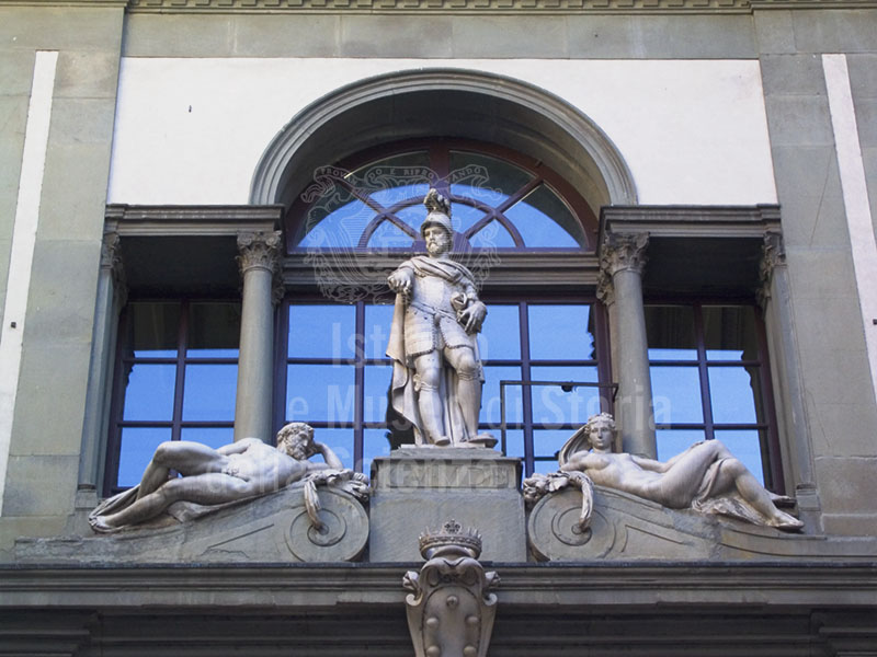 Sculptural group in the courtyard of the Galleria degli Uffizi, Florence.