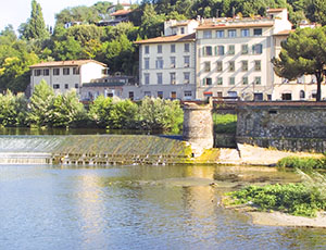 San Niccol Weir on the river Arno, Florence.