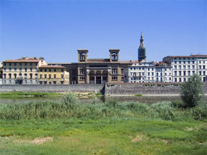 Facciata della Biblioteca Nazionale Centrale di Firenze.