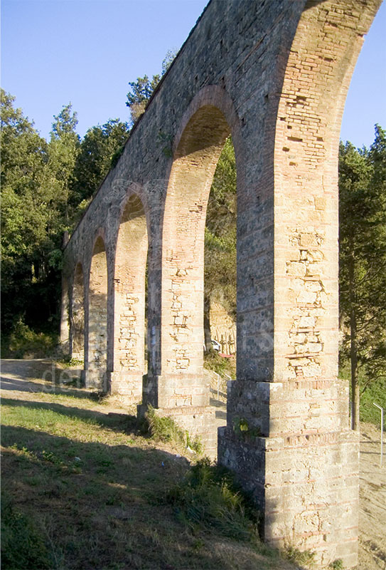 Acquedotto Leopoldino nei pressi di Parrana (Collesalvetti).