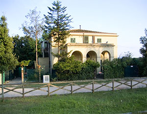 Service house of the Little Cistern of Pian di Rota, Livorno.