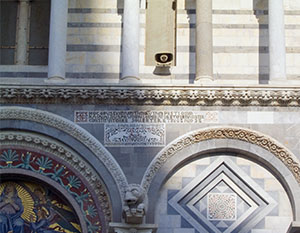 Particolare dell'esterno della Cattedrale, Pisa.