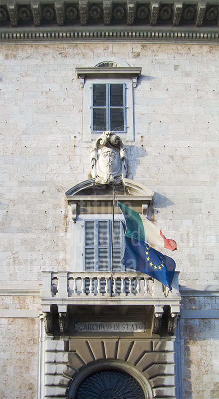 Particolare della facciata dell'Archivio di Stato di Pisa.