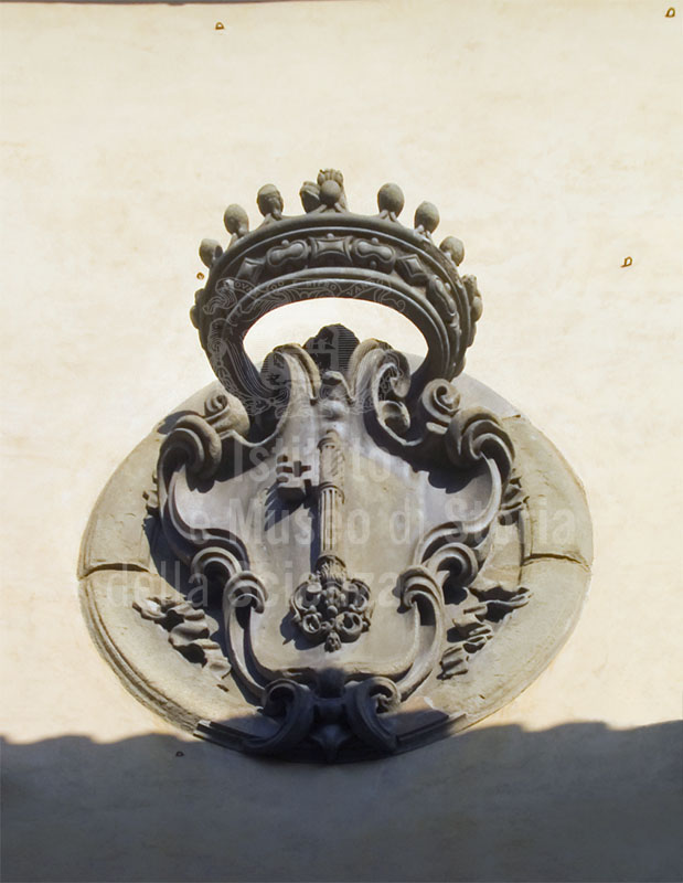 Coat of arms on the faade of the Ricciardiana Library, Florence.