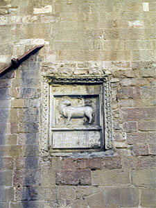 Lo stemma dell'Arte della Lana sulla facciata del Palazzo, Firenze.