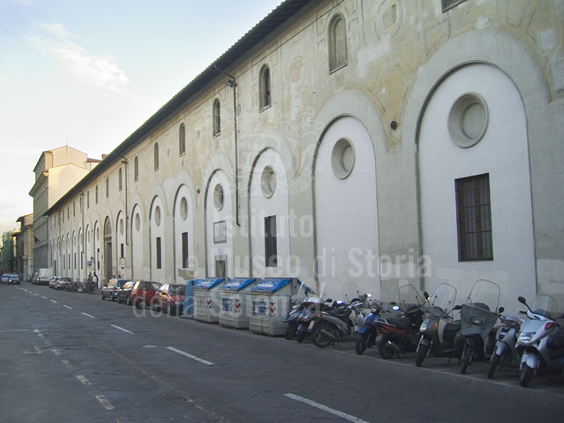 L'esterno del Liceo Classico Michelangiolo, Firenze.