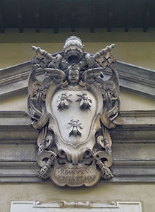 Stemma sulla facciata del Liceo Michelangiolo, Firenze.