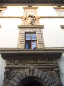 Particolare della facciata di Palazzo Giugni, Firenze.