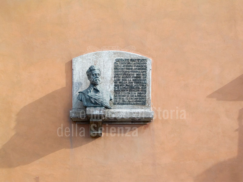 Busto di Cesare Battisti sulla facciata del Rettorato dell'Universit degli Studi di Firenze.