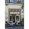 L'ingresso della Farmacia Pitti, Firenze.