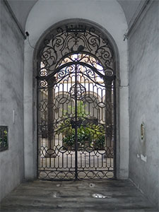 Entrance of Palazzo Feroni on Via de' Serragli, Florence.