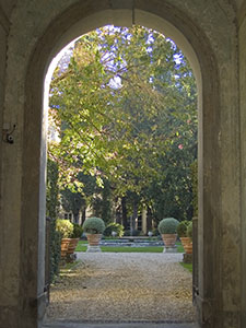 Giardino di Palazzo Feroni, in Piazza del Carmine, Firenze.