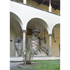 Stemma nel cortile del Museo "Firenze com'era", Firenze.
