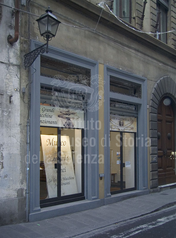 Entrance to the Mostra permanente su Leonardo da Vinci, Florence.