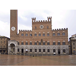 Faade of Palazzo Pubblico, Siena.