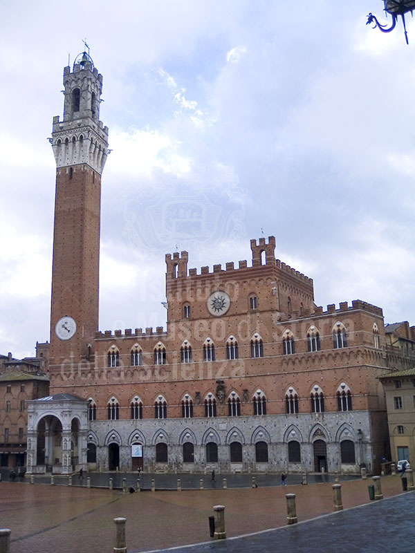 Facciata del Palazzo Pubblico e Torre del Mangia, Siena.