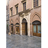Portone d'ingresso dell'Accademia degli Intronati, Siena.