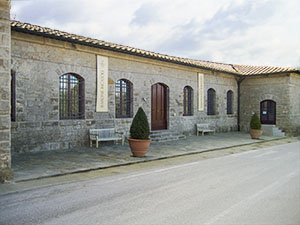 L'Enoteca attigua al Castello di Brolio, Gaiole in Chianti.
