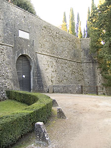 Il portone di accesso al Castello di Brolio, Gaiole in Chianti.