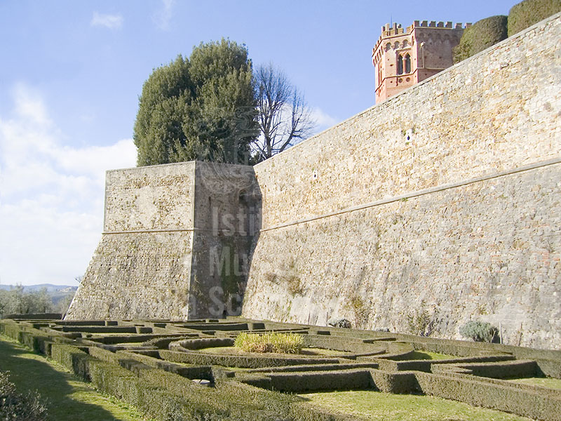 Il Giardino all'italiana del Castello di Brolio, Gaiole in Chianti.
