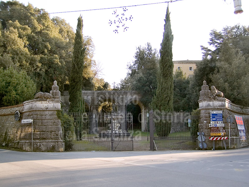 Entrance of Villa Chigi Saracini from Via della Ragnaia, Castelnuovo Berardenga.