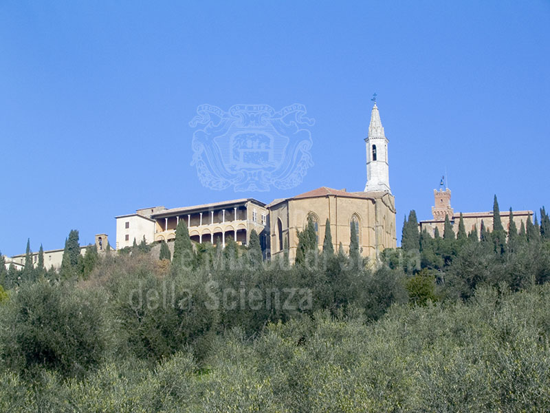 Palazzo Piccolomini and the Cathedral of Pienza seen from the surrounding countryside.