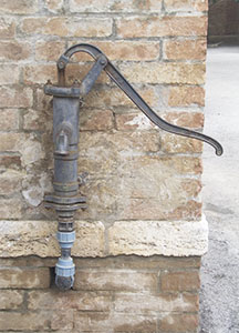 Pump of a well at the Cuna Grange, Monteroni d'Arbia.