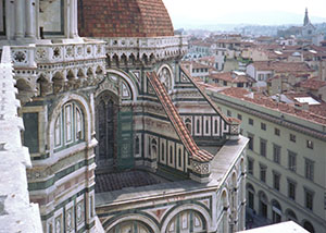 One of the three apses surrounding the Cupola di Santa Maria del Fiore with its buttresses, Florence.