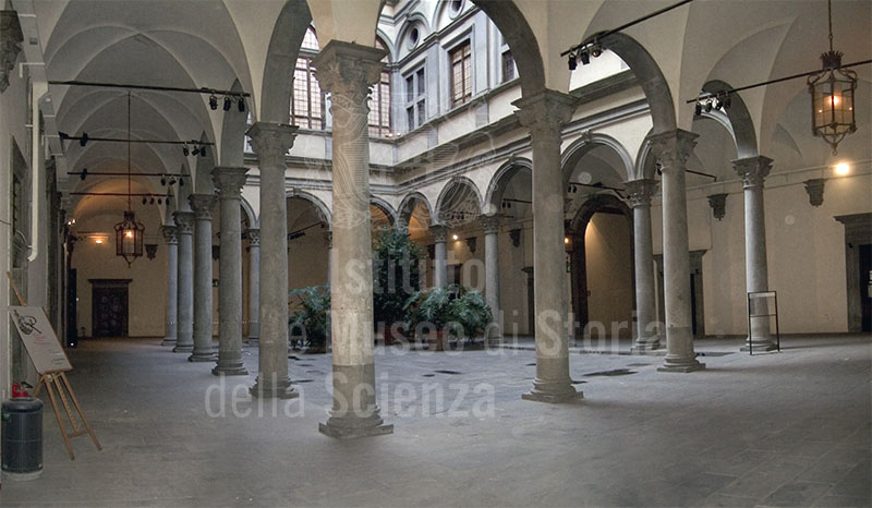 Cortile di Palazzo Strozzi, Firenze.